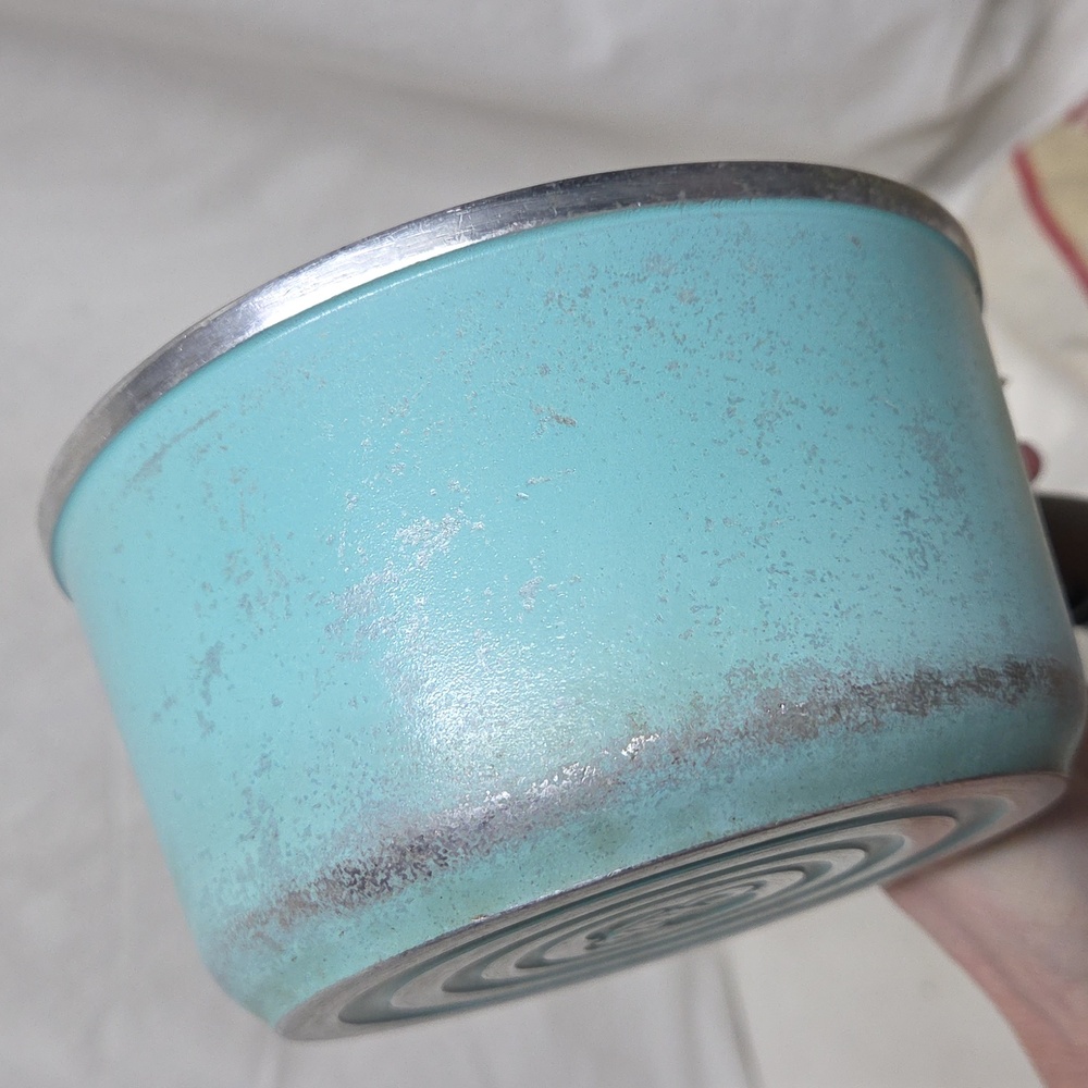Vintage CLUB Aluminum Small Sauce Pan, Well used. - Picture 3 of 7